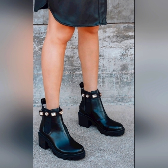 Steve  Madden Amulet Jewel - Picture 2 of 4